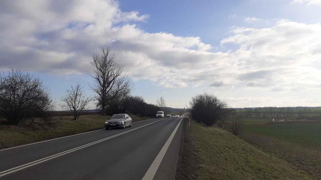 U Lotouše bude z dvouproudé silnice za dva roky dálnice. Úsek je velmi nebezpečný. Každoročně se zde stane několik tragických nehod. Foto: Deník/ Kateřina Nič Husárová