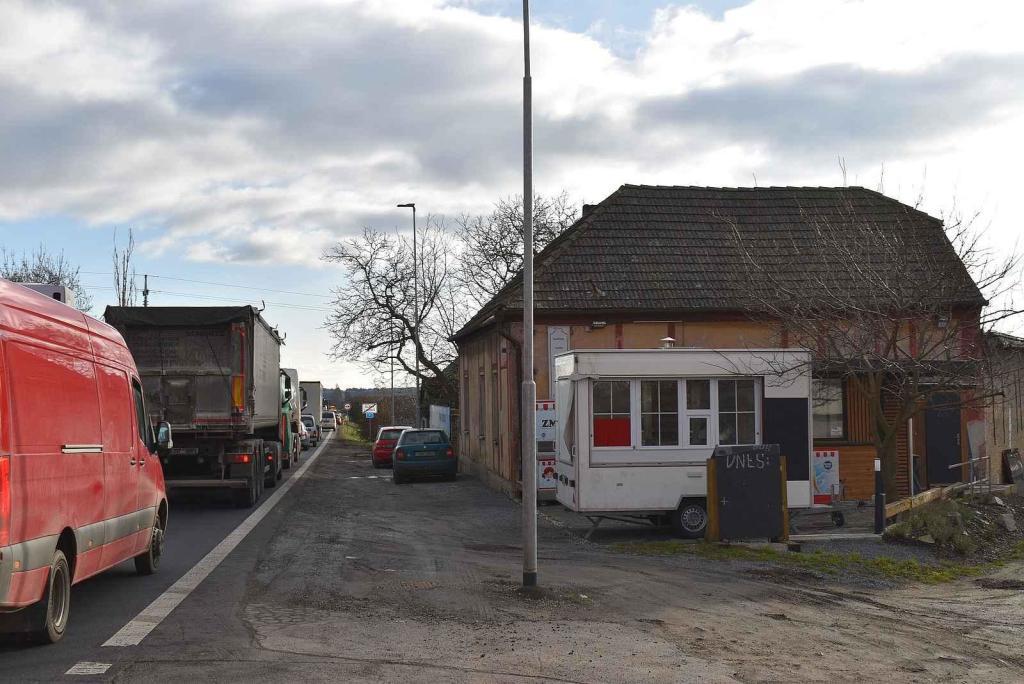 U Lotouše bude z dvouproudé silnice za dva roky dálnice. Úsek je velmi nebezpečný. Každoročně se zde stane několik tragických nehod. Foto: Deník/ Kateřina Nič Husárová