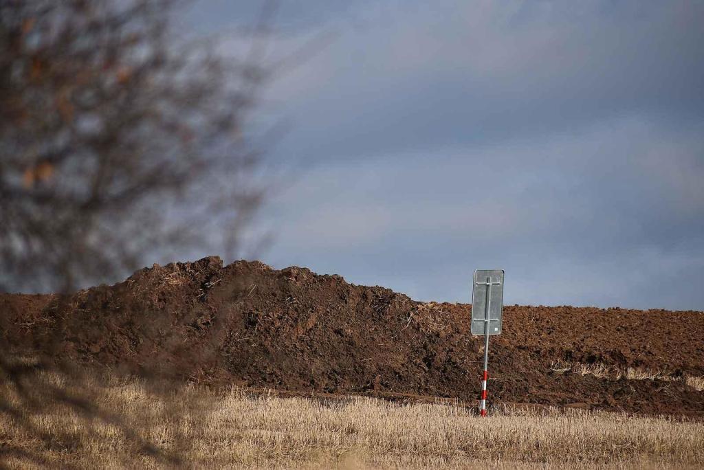 U Lotouše bude z dvouproudé silnice za dva roky dálnice. Úsek je velmi nebezpečný. Každoročně se zde stane několik tragických nehod. Foto: Deník/ Kateřina Nič Husárová