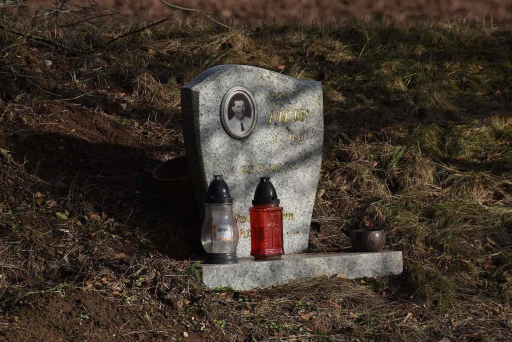 U Lotouše bude z dvouproudé silnice za dva roky dálnice. Úsek je velmi nebezpečný. Každoročně se zde stane několik tragických nehod. Foto: Deník/ Kateřina Nič Husárová