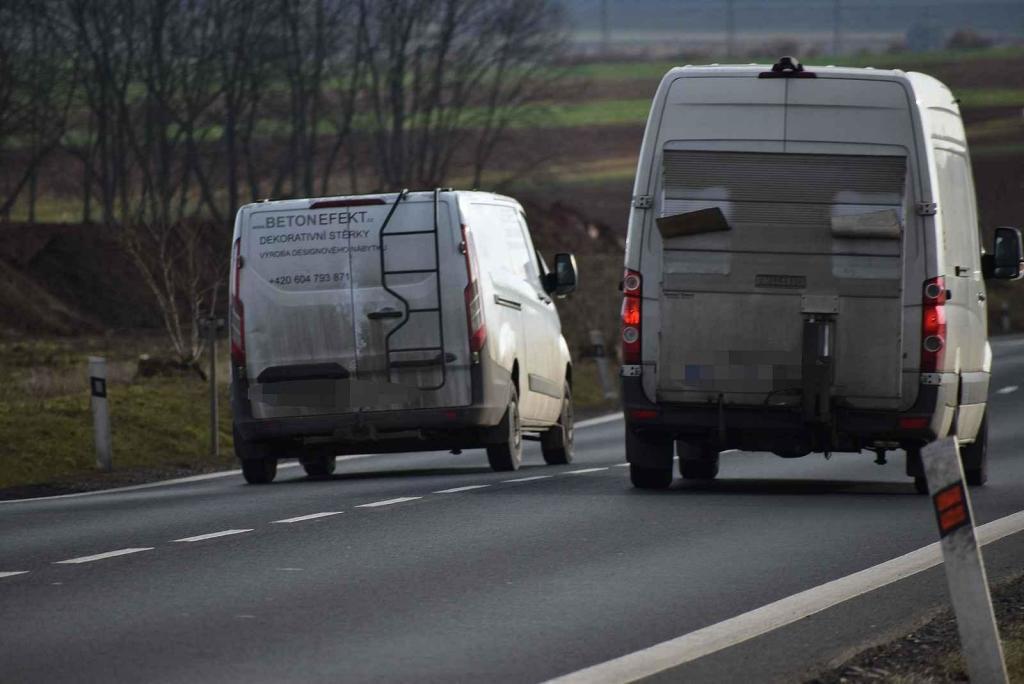 U Lotouše bude z dvouproudé silnice za dva roky dálnice. Úsek je velmi nebezpečný. Každoročně se zde stane několik tragických nehod. Foto: Deník/ Kateřina Nič Husárová