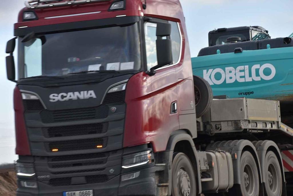 U Lotouše bude z dvouproudé silnice za dva roky dálnice. Úsek je velmi nebezpečný. Každoročně se zde stane několik tragických nehod. Foto: Deník/ Kateřina Nič Husárová