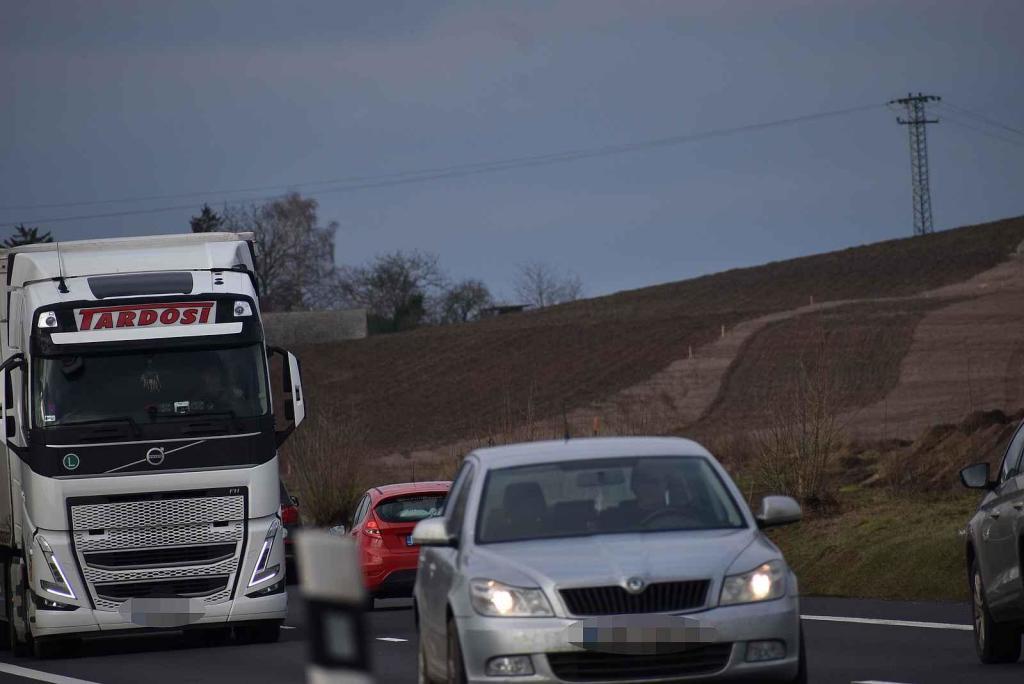 U Lotouše bude z dvouproudé silnice za dva roky dálnice. Úsek je velmi nebezpečný. Každoročně se zde stane několik tragických nehod. Foto: Deník/ Kateřina Nič Husárová
