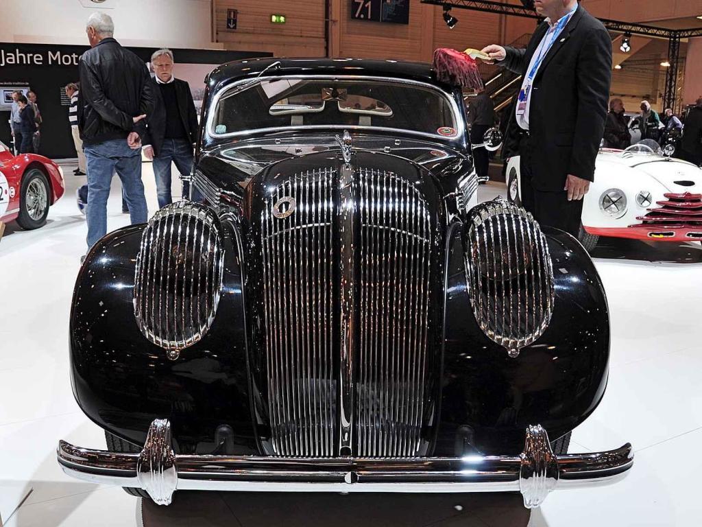 Škoda Popular Sport Monte Carlo z roku 1937 na výstavě Techno Classica v německém Essenu v roce 2011.