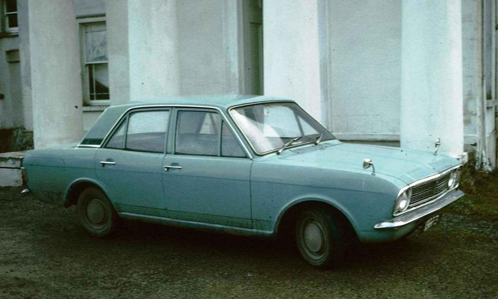 Ford Cortina Mk II, vyrobený v roce 1974. Foto: Wikimedia Commons, Charles01, volné dílo