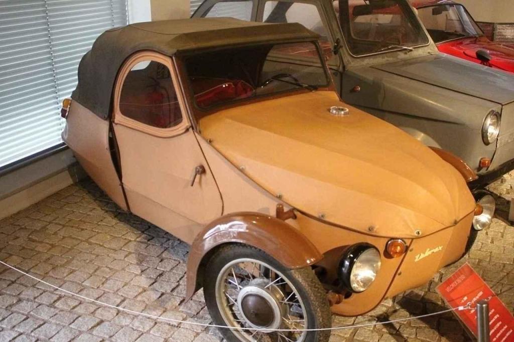 Toto už je pozdější nejběžnější typ Velorex 16/350