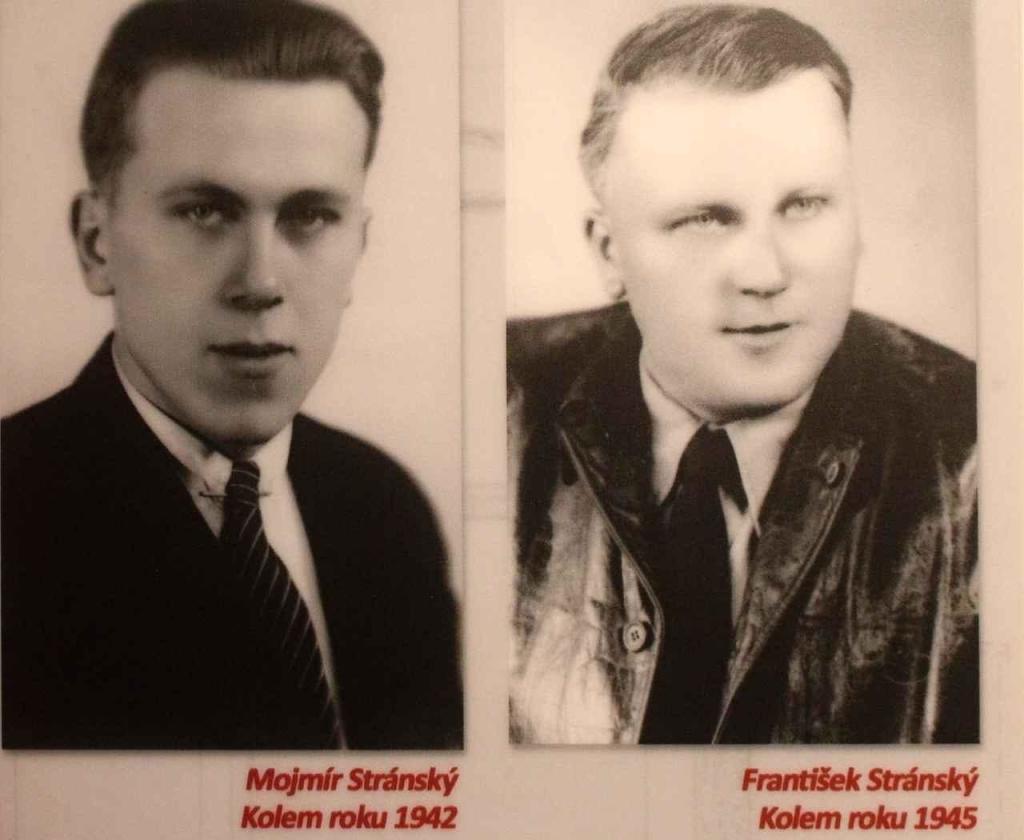 Zde jsou oba na fotografiích