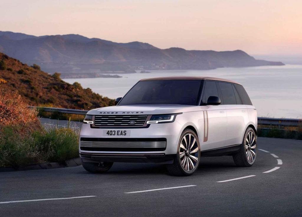 Land Rover Range Rover - šířka 2047 mm