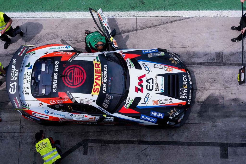 Trio David Vršecký, Adam Lacko a Aliyyah Koloc dokázalo dovézt svůj speciál Mercedes AMG GT4 na třetí místo v kategorii GT4. Foto: Buggyra Racing