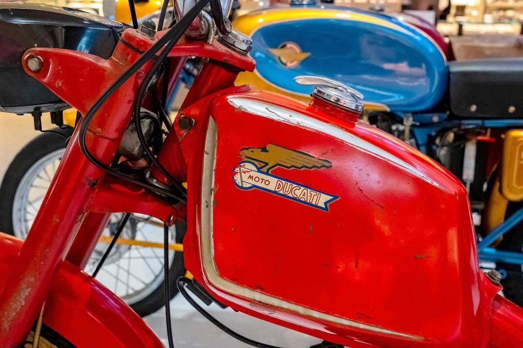 Výstava motocyklů Ducati v OC Arkády Pankrác.
