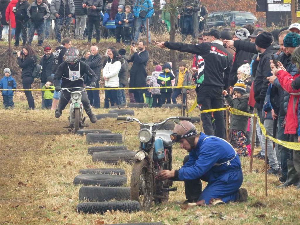 V Autokempu Karvánky v Soběslavi na Táborsku se v sobotu 17. února 2024 jel oblíbený závod Off-road fichtel day.