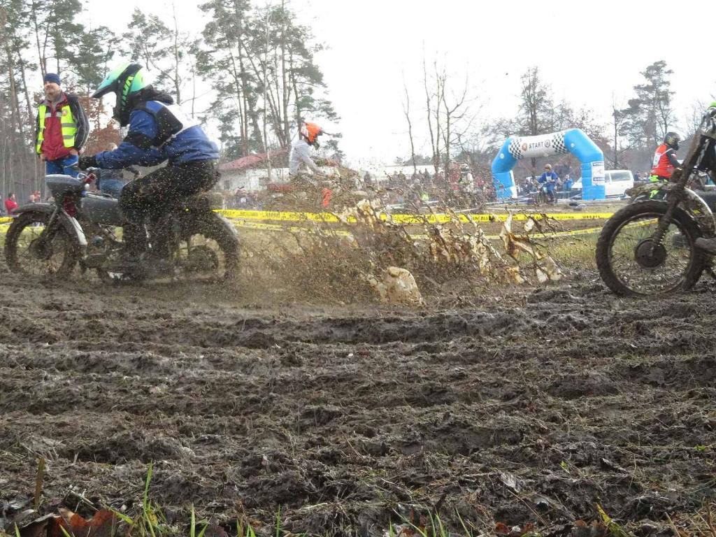V Autokempu Karvánky v Soběslavi na Táborsku se v sobotu 17. února 2024 jel oblíbený závod Off-road fichtel day.