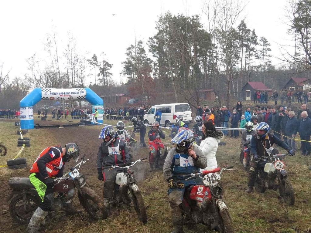 V Autokempu Karvánky v Soběslavi na Táborsku se v sobotu 17. února 2024 jel oblíbený závod Off-road fichtel day.