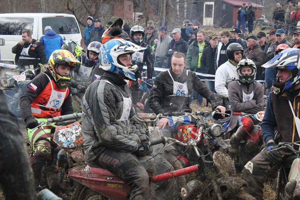 V Autokempu Karvánky v Soběslavi na Táborsku se v sobotu 17. února 2024 jel oblíbený závod Off-road fichtel day.