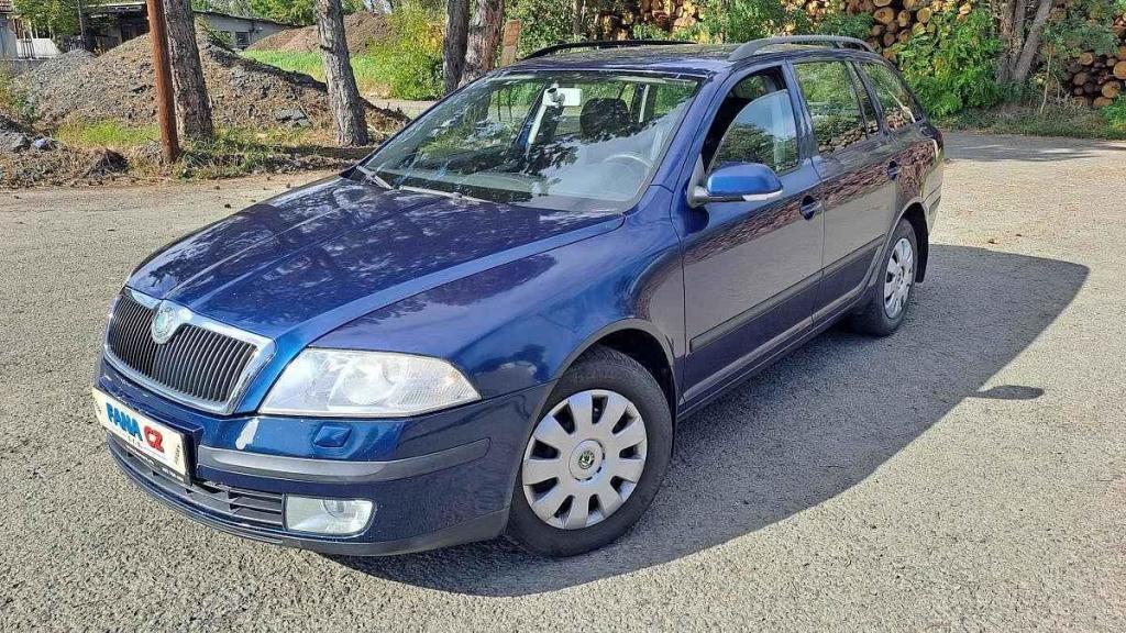 Škoda Octavia 1.9 TDI Comfort z roku 2008 odpovídá svým stářím 16-ti let průměrnému autu v ČR.