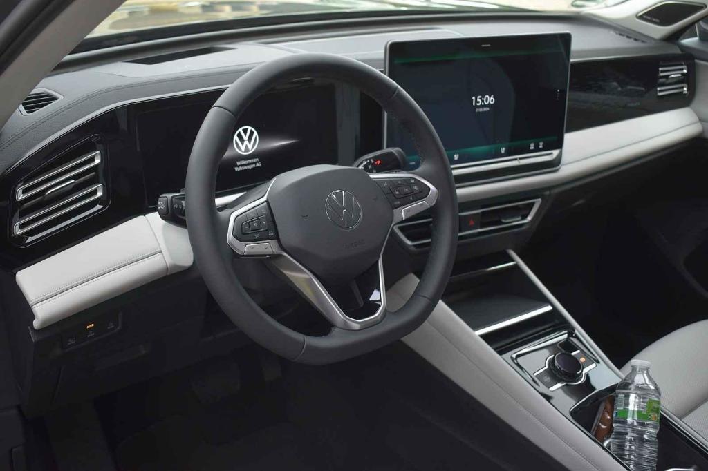 Na volant se vrátily klasická tlačítka