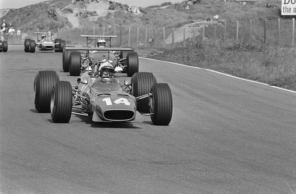 Derek Bell ve Ferrari.