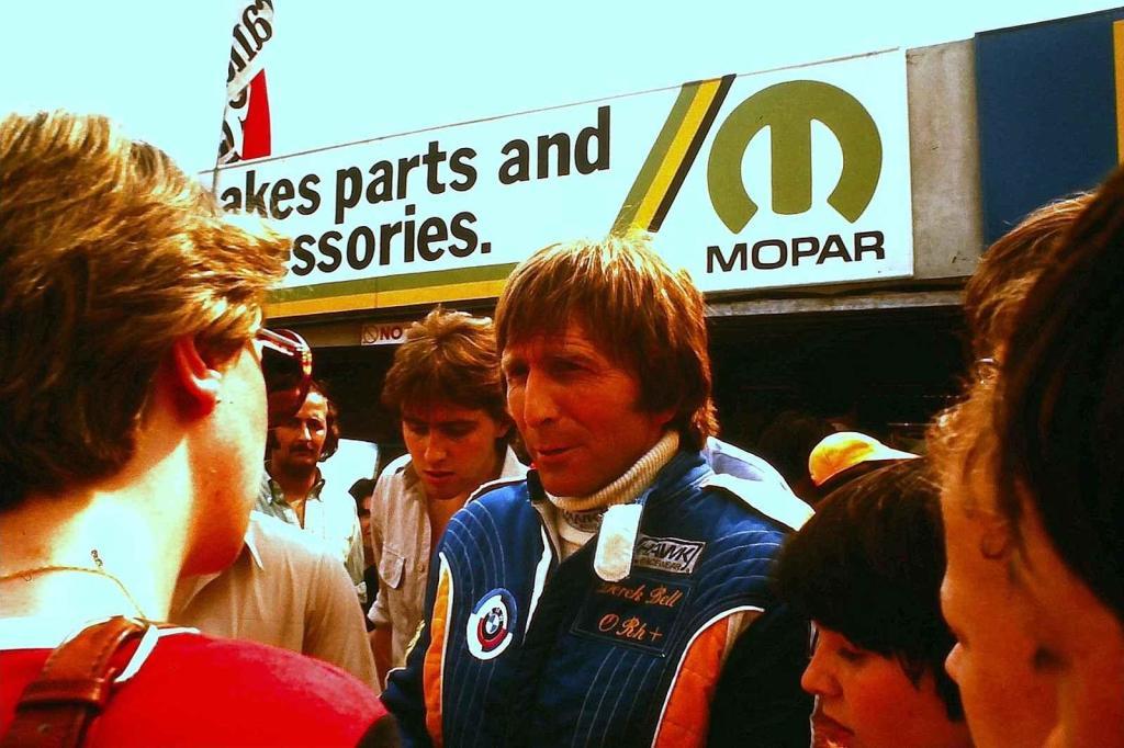 Derek Bell v závodním depu v roce 1979.