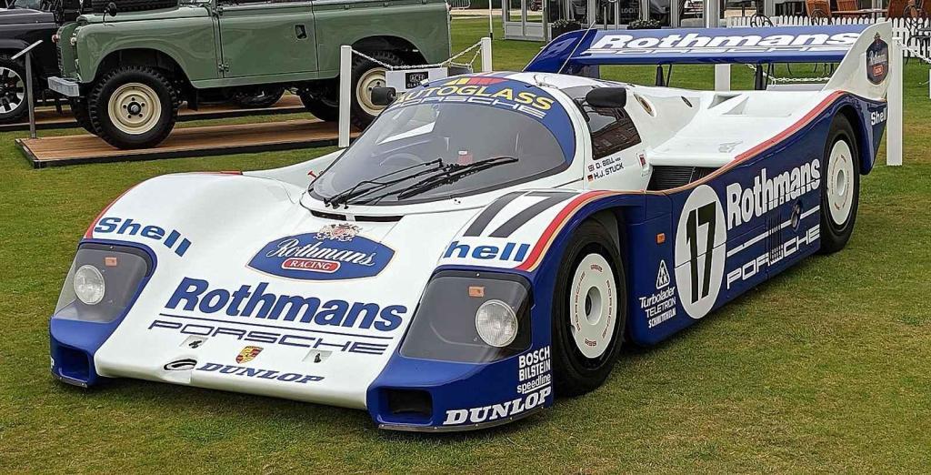 Porsche 962 posádky D. Bell - H. J. Stuck.