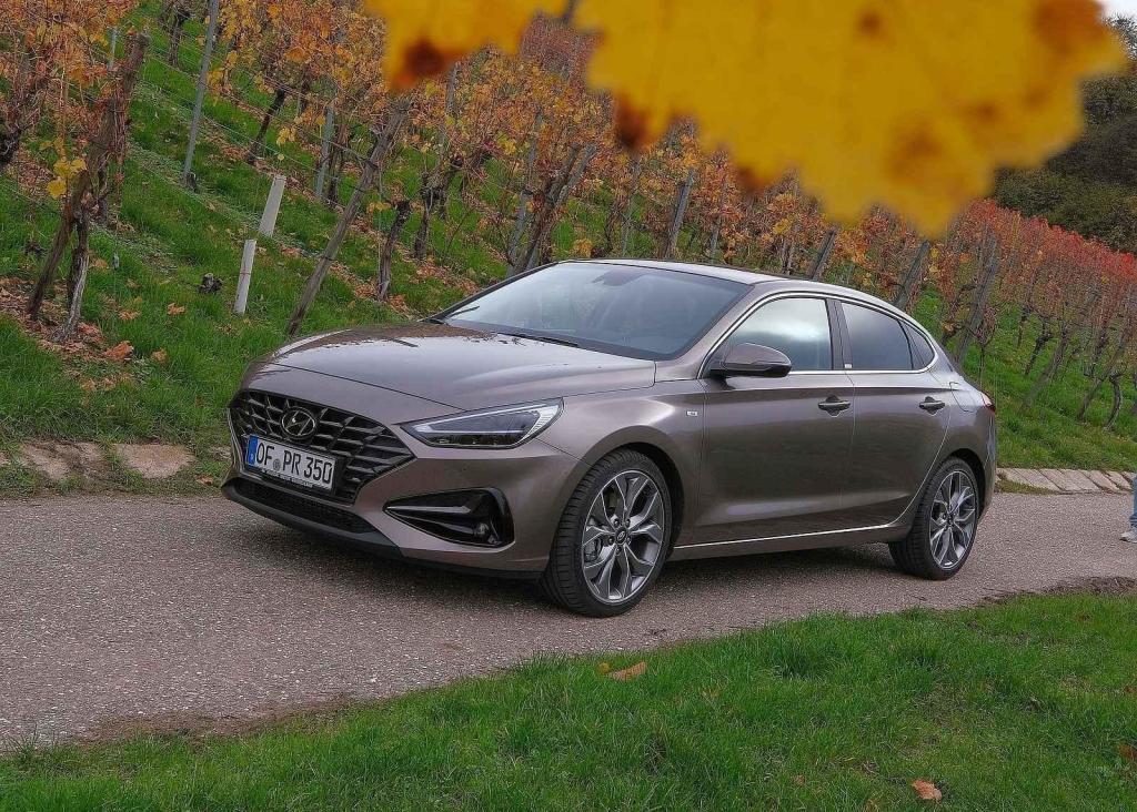 Hyundai i30 Fastback - od 499 990 Kč