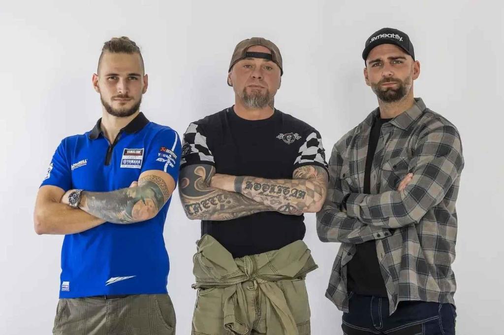 Známé tváře z motosportu se potkaly na focení vizuálu pro Motosalon.