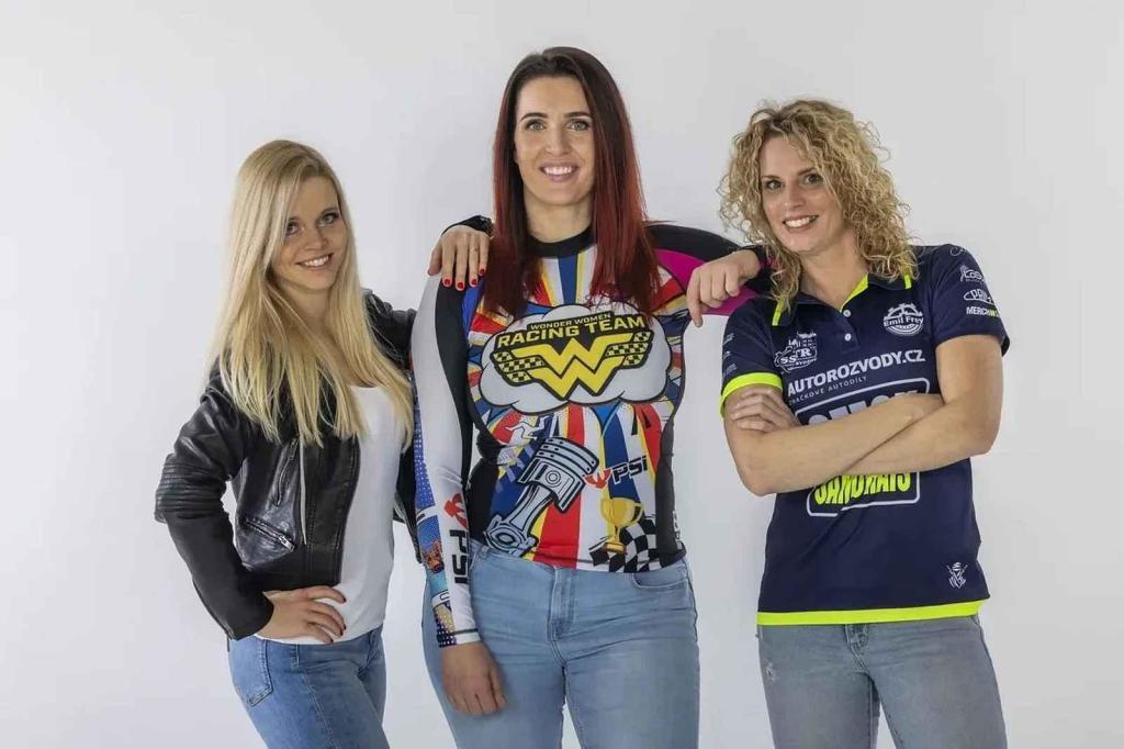 Kateřina Jandová se živí jako programátorka, ale také se věnuje stuntridingu.