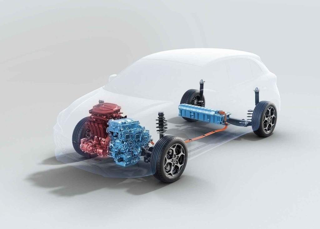 Hybridní pohon vyplní kompletně motorový prostor
