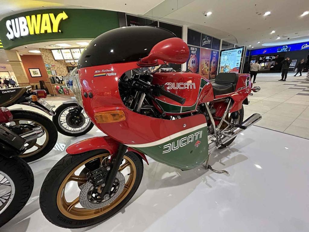 Do Ostravy zavítala výstava motorek Ducati. Březen 2024.