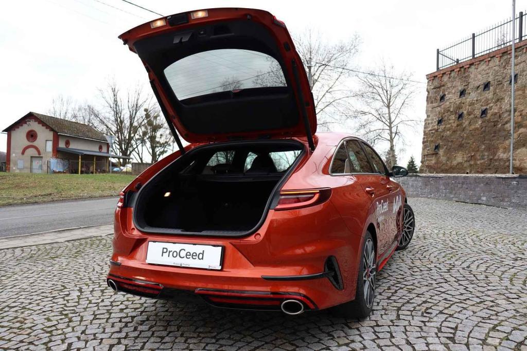 Kia ProCeed GT 1.6 TGDi - kufr.