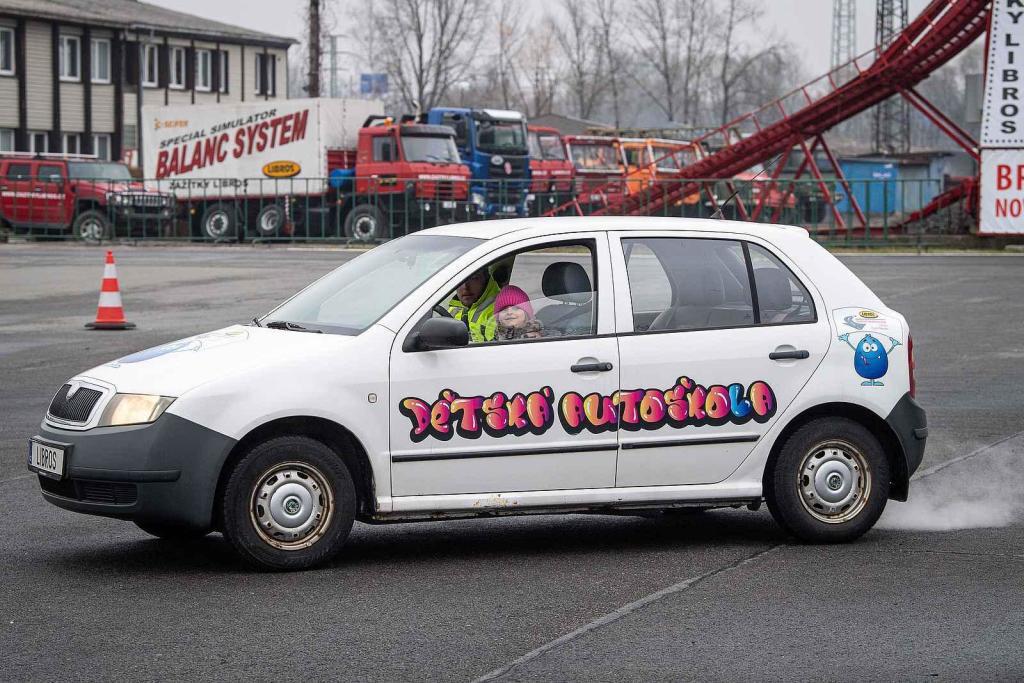 Dětská autoškola pro nejmenší a mladé řidiče v polygonu Libros, 28. února 2024, Ostrava.