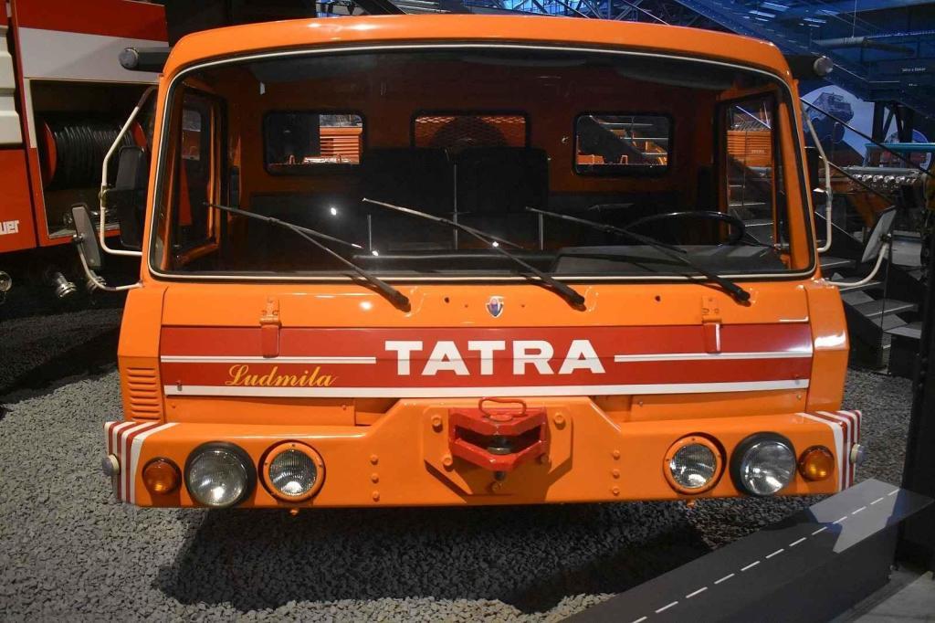 a na sklonku komunistické éry přišla Tatra 815 TPL