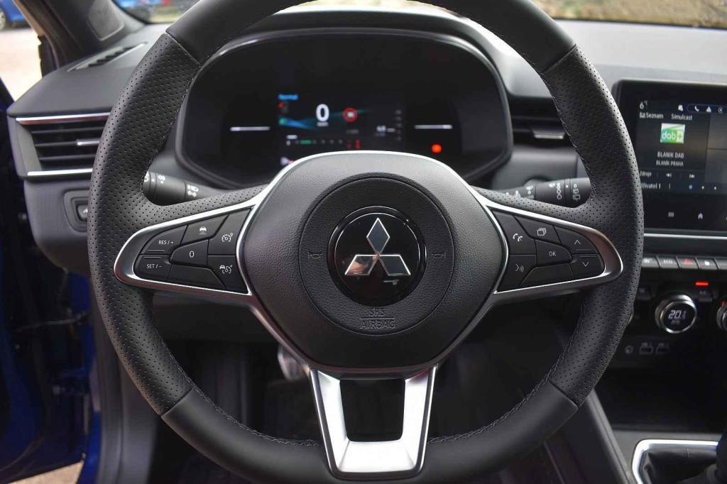 Volant není designově přeplácaný