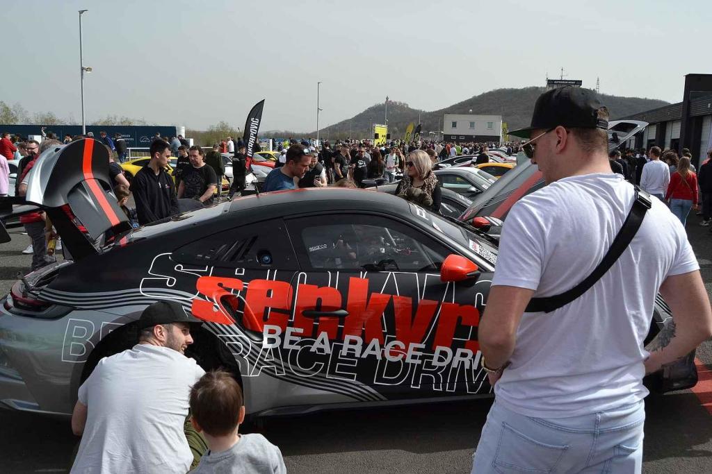 V areálu Autodromu Most uskutečnil podruhé Porsche Day, největší sraz fanoušků vozů této značky ve střední Evropě.