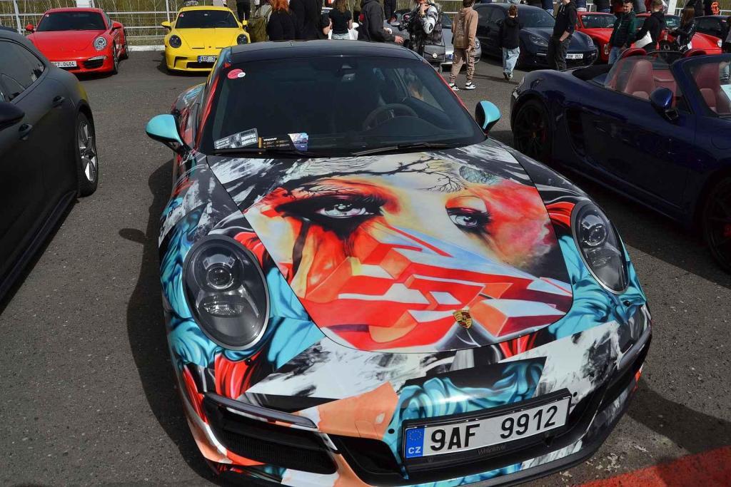 Porsche v zajímavém designu.