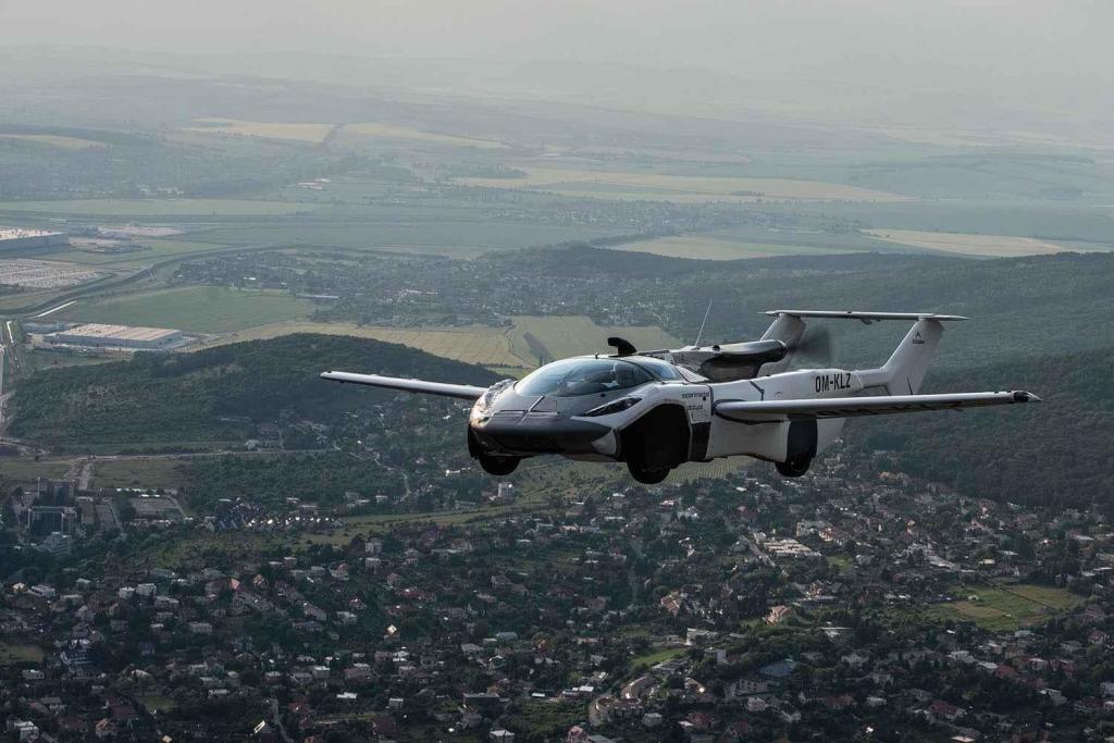 Slovenské létající auto AirCar.