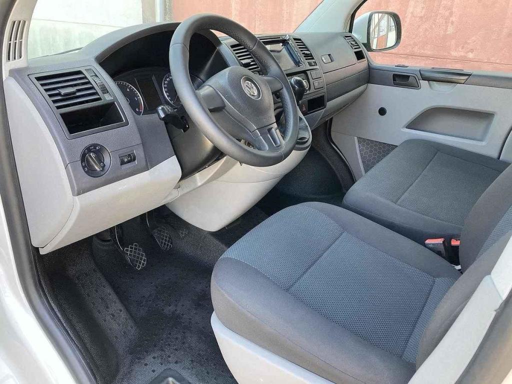Volkswagen California T5 2.0TDi.