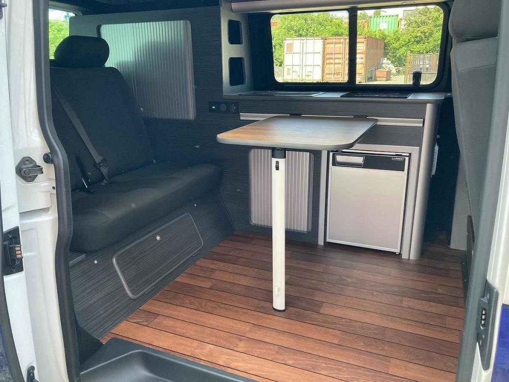 Volkswagen California T5 2.0TDi.