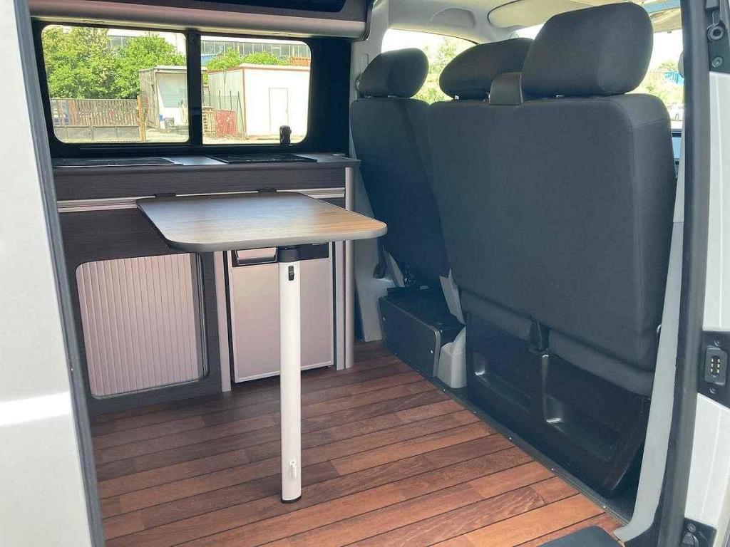 Volkswagen California T5 2.0TDi.