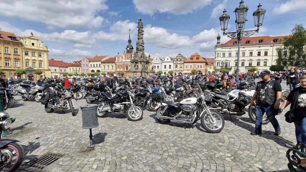 Motožehnání patří k tradicím vyznavačů silných strojů. O víkendu se ho zúčastnilo 120 motorek a sedm tříkolek.