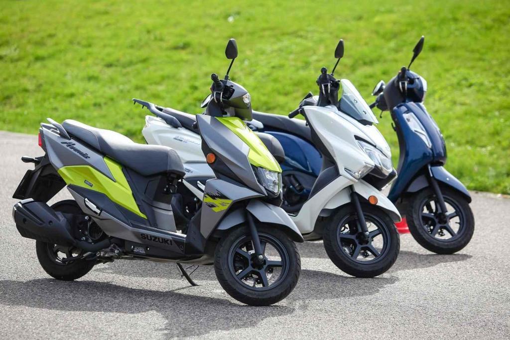 Skútry Suzuki jsou pro začátečníky ideální díky skvělé ergonomii a snadnému ovládání.