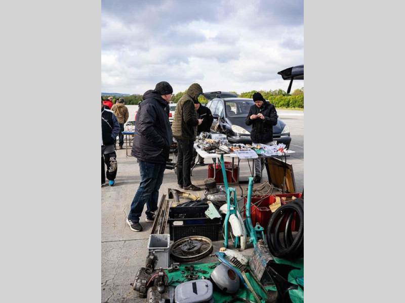 Tradiční auto, moto, hobby burza na vyškovském letišti.