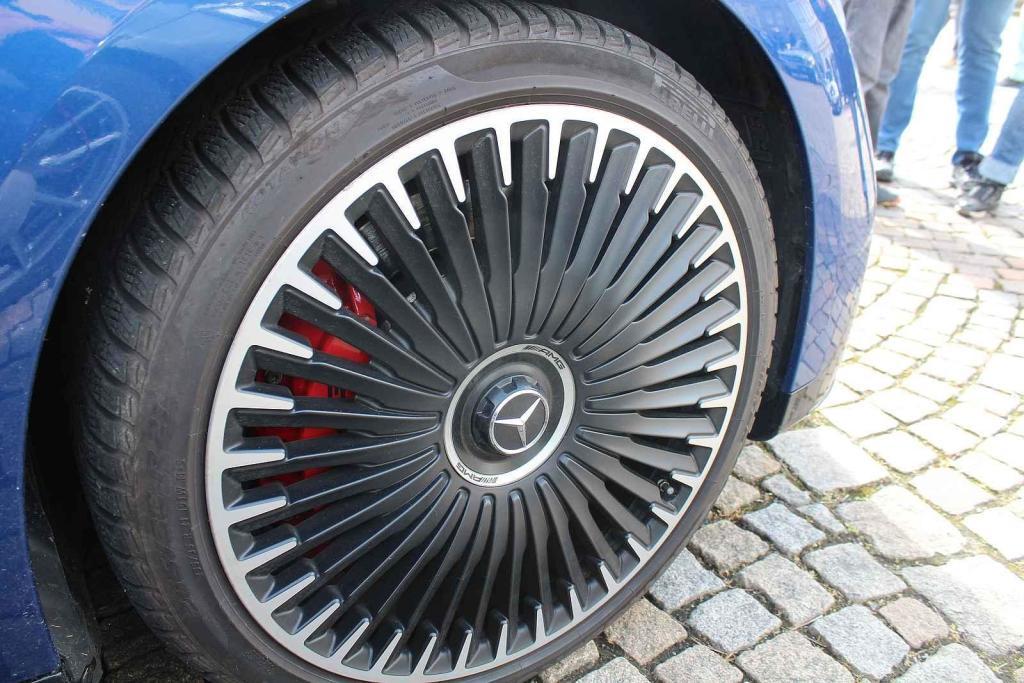 Sraz vozů značky Mercedes na Karlově náměstí v Kolíně.