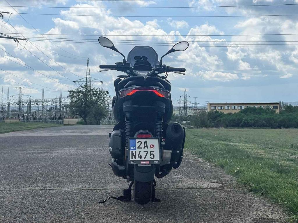 Přední i zadní odpružení poskytují překvapivý komfort.