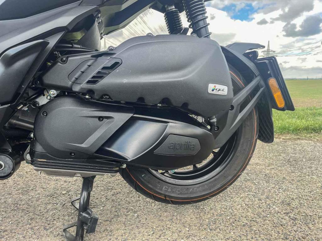 Motor o objemu 125 ccm poskytuje výkon 11 kW.