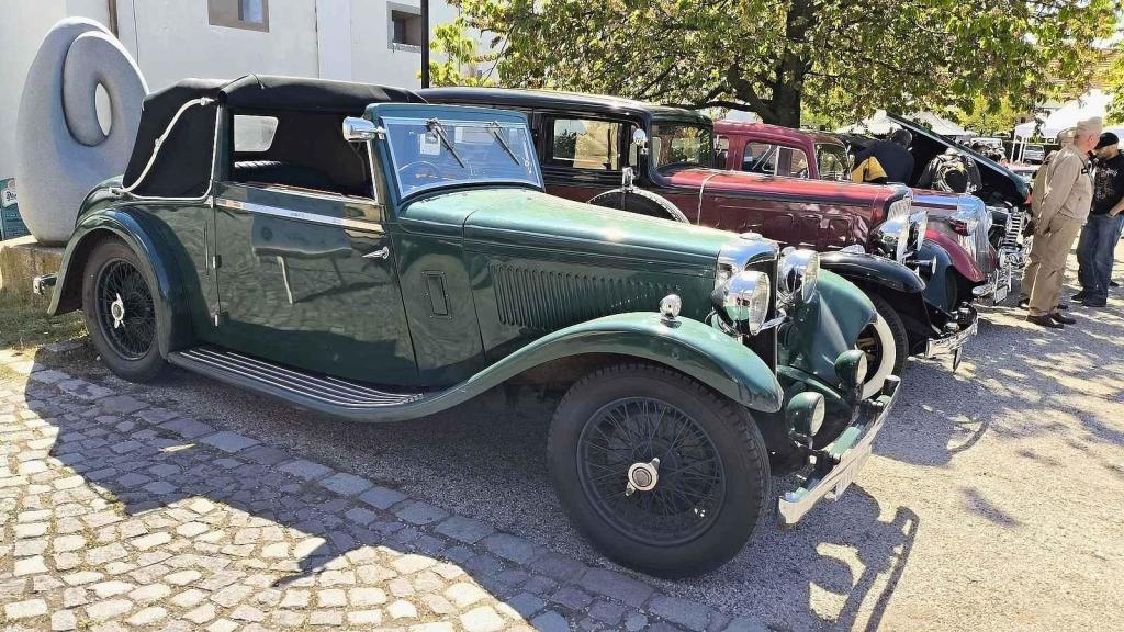 Dvanáctý ročník akce Veterán párty ve Chvalské tvrzi.