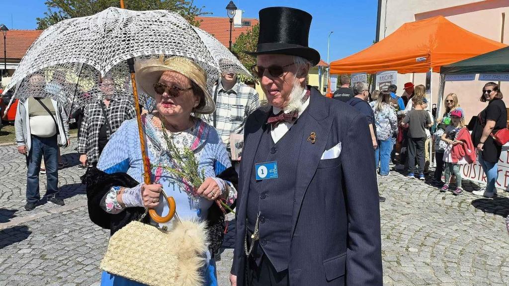 Dvanáctý ročník akce Veterán párty ve Chvalské tvrzi.