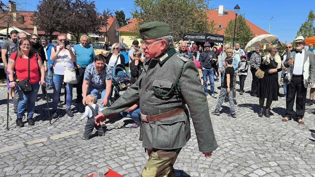 Dvanáctý ročník akce Veterán párty ve Chvalské tvrzi.