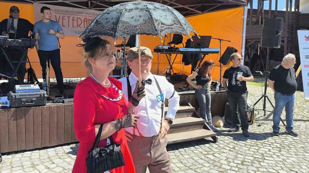 Dvanáctý ročník akce Veterán párty ve Chvalské tvrzi.