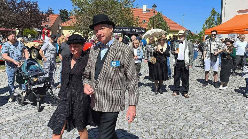 Dvanáctý ročník akce Veterán párty ve Chvalské tvrzi.