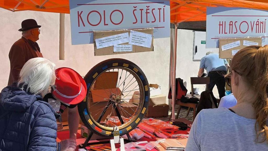 Dvanáctý ročník akce Veterán párty ve Chvalské tvrzi.